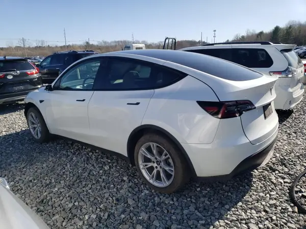 7SAYGDEE5PF671124 2023 TESLA MODEL Y - Image 2