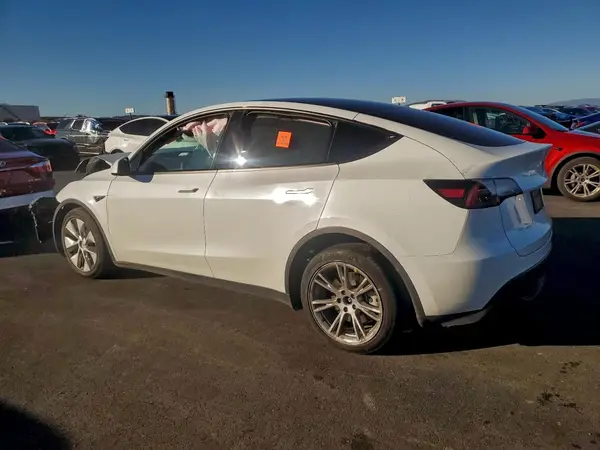 7SAYGDEE5PF685167 2023 TESLA MODEL Y - Image 2