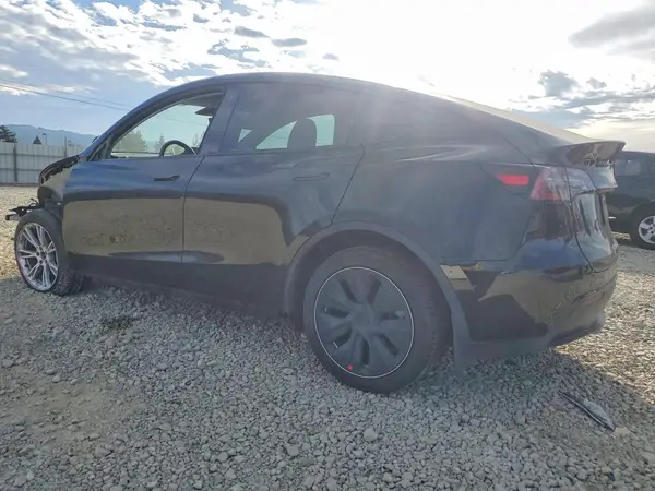 7SAYGDEE5PF699182 2023 TESLA MODEL Y - Image 2