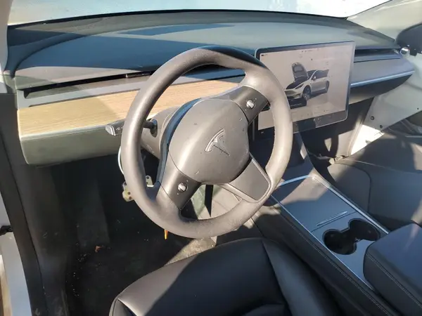 7SAYGDEE5PF703621 2023 TESLA MODEL Y - Image 8
