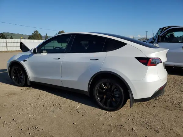7SAYGDEE5PF740779 2023 TESLA MODEL Y - Image 2