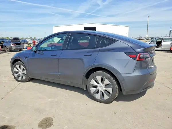 7SAYGDEE5PF742726 2023 TESLA MODEL Y - Image 2
