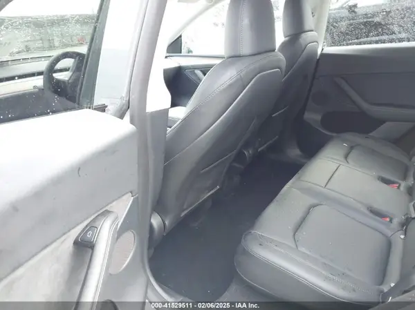 7SAYGDEE5PF753922 2023 TESLA MODEL Y - Image 8