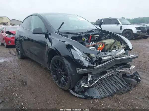 7SAYGDEE5PF755265 2023 TESLA MODEL Y - Image 1