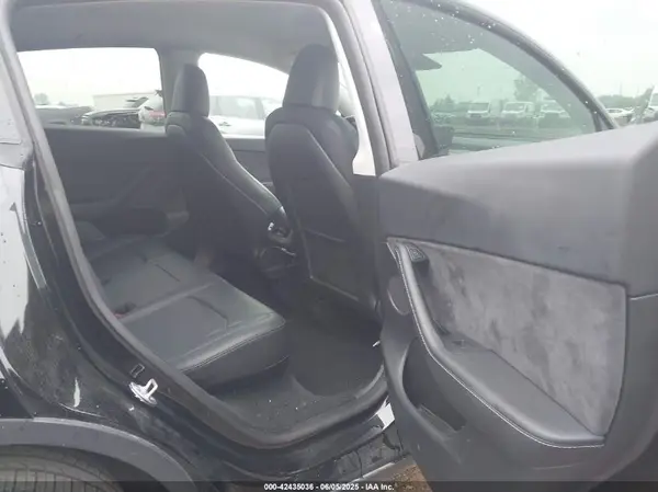 7SAYGDEE5PF755265 2023 TESLA MODEL Y - Image 8