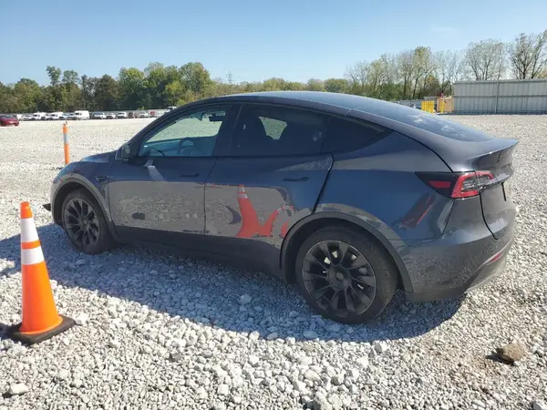 7SAYGDEE5PF758179 2023 TESLA MODEL Y - Image 2