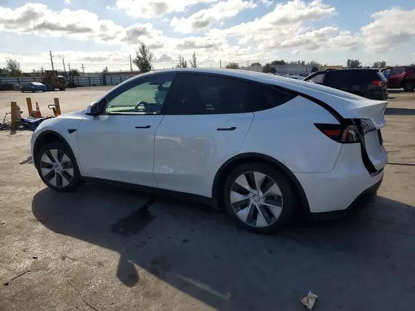 7SAYGDEE5PF771191 2023 TESLA MODEL Y - Image 2