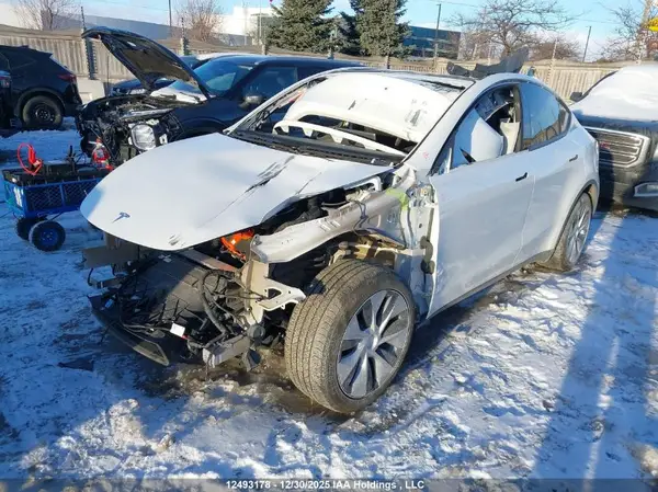 7SAYGDEE5PF775502 2023 TESLA MODEL Y - Image 2