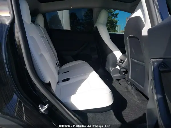 7SAYGDEE5PF776438 2023 TESLA MODEL Y - Image 8