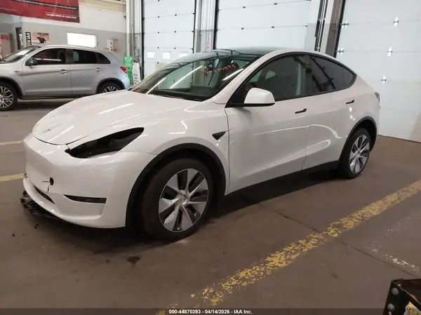 7SAYGDEE5PF788671 2023 TESLA MODEL Y - Image 2