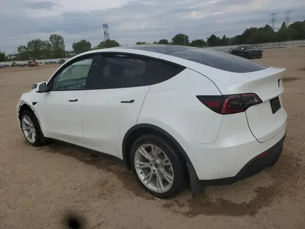 7SAYGDEE5PF790775 2023 TESLA MODEL Y - Image 2