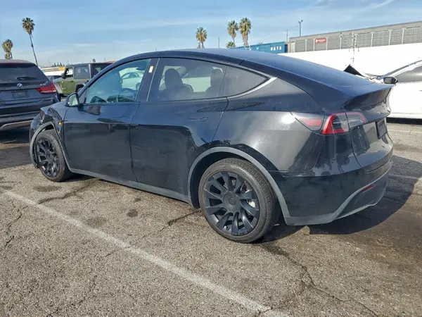7SAYGDEE5PF816470 2023 TESLA MODEL Y - Image 2