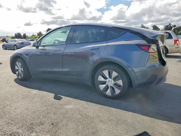 7SAYGDEE5PF823161 2023 TESLA MODEL Y - Image 2