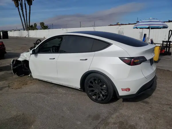 7SAYGDEE5PF832863 2023 TESLA MODEL Y - Image 2