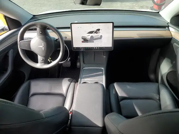 7SAYGDEE5PF832863 2023 TESLA MODEL Y - Image 8