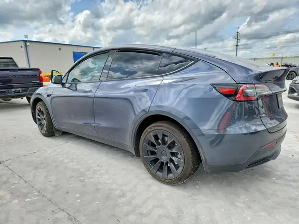 7SAYGDEE5PF833902 2023 TESLA MODEL Y - Image 2