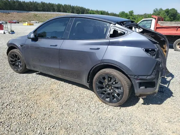 7SAYGDEE5PF834774 2023 TESLA MODEL Y - Image 2
