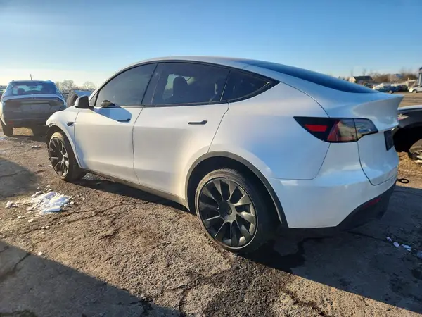 7SAYGDEE5PF836265 2023 TESLA MODEL Y - Image 2