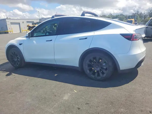 7SAYGDEE5PF847928 2023 TESLA MODEL Y - Image 2