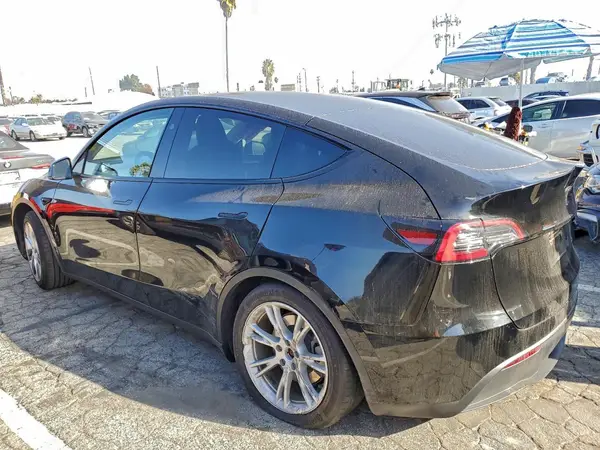 7SAYGDEE5PF861215 2023 TESLA MODEL Y - Image 2