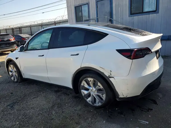 7SAYGDEE5PF866981 2023 TESLA MODEL Y - Image 2