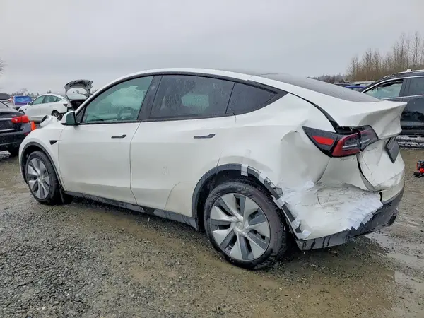 7SAYGDEE5PF867354 2023 TESLA MODEL Y - Image 2