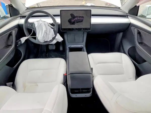 7SAYGDEE5PF875857 2023 TESLA MODEL Y - Image 8