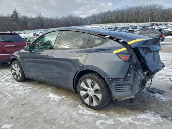 7SAYGDEE5PF878547 2023 TESLA MODEL Y - Image 2