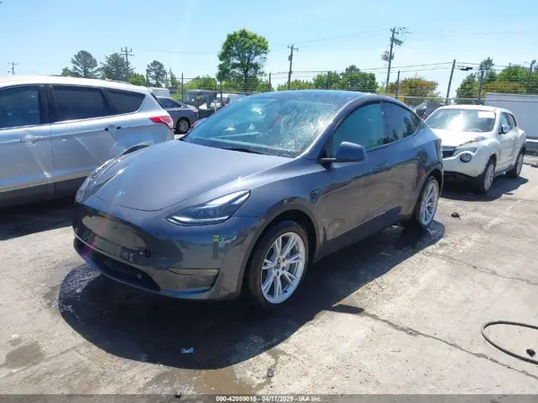 7SAYGDEE5PF882582 2023 TESLA MODEL Y - Image 2