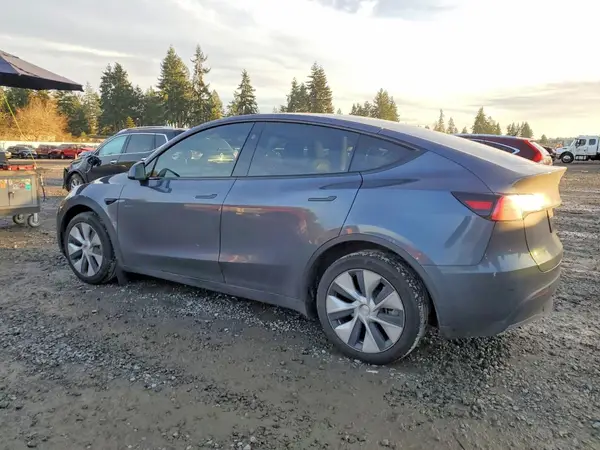 7SAYGDEE5PF883814 2023 TESLA MODEL Y - Image 2