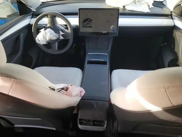 7SAYGDEE5PF885921 2023 TESLA MODEL Y - Image 8