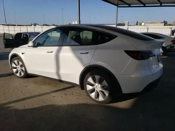 7SAYGDEE5PF887362 2023 TESLA MODEL Y - Image 2