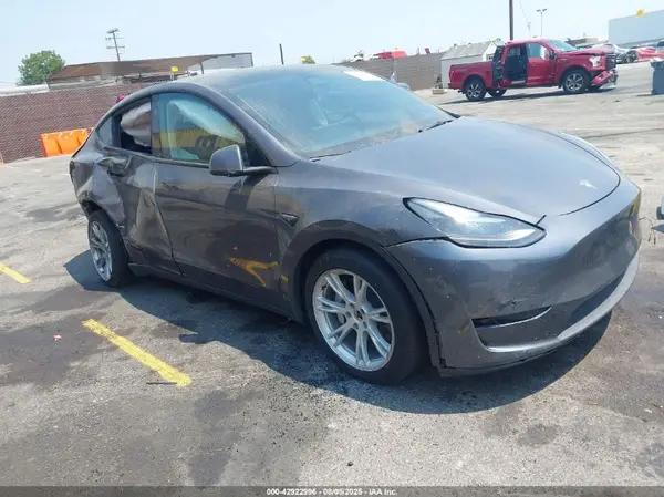 7SAYGDEE5PF889936 2023 TESLA MODEL Y - Image 1