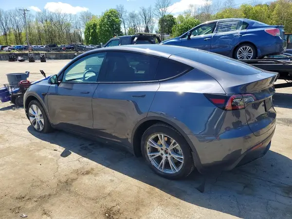7SAYGDEE5PF894909 2023 TESLA MODEL Y - Image 2