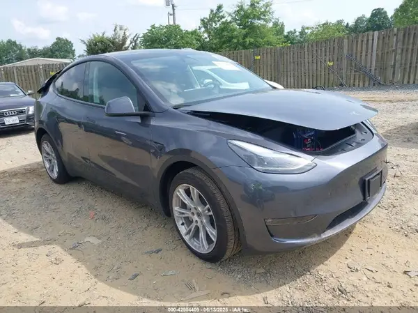 7SAYGDEE5PF895364 2023 TESLA MODEL Y - Image 1