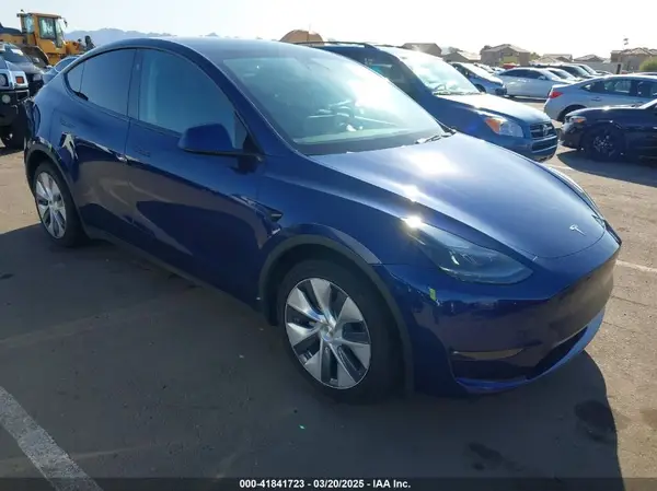 7SAYGDEE5PF897583 2023 TESLA MODEL Y - Image 1