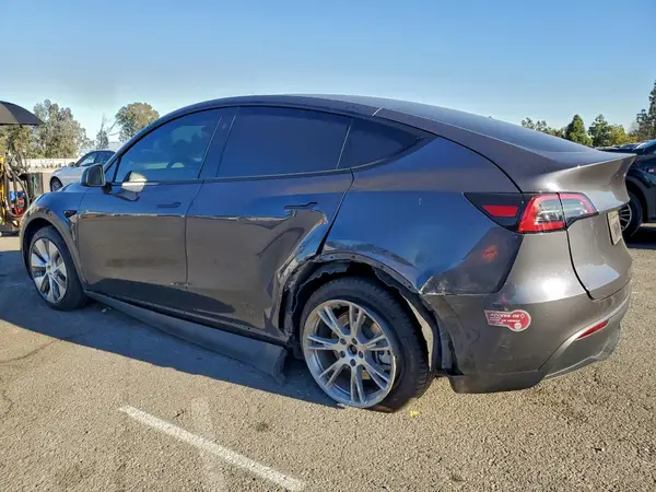 7SAYGDEE5PF906055 2023 TESLA MODEL Y - Image 2