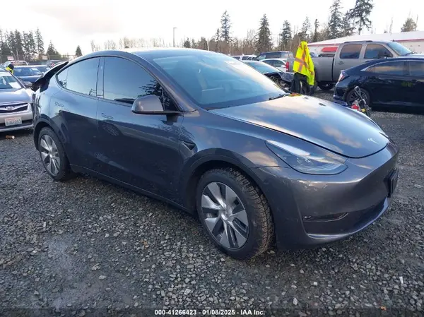 7SAYGDEE5PF913748 2023 TESLA MODEL Y - Image 1