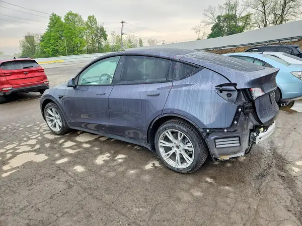 7SAYGDEE5PF916147 2023 TESLA MODEL Y - Image 2