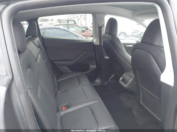 7SAYGDEE5PF916715 2023 TESLA MODEL Y - Image 8
