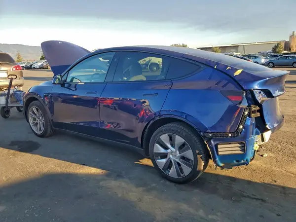 7SAYGDEE5PF917105 2023 TESLA MODEL Y - Image 2