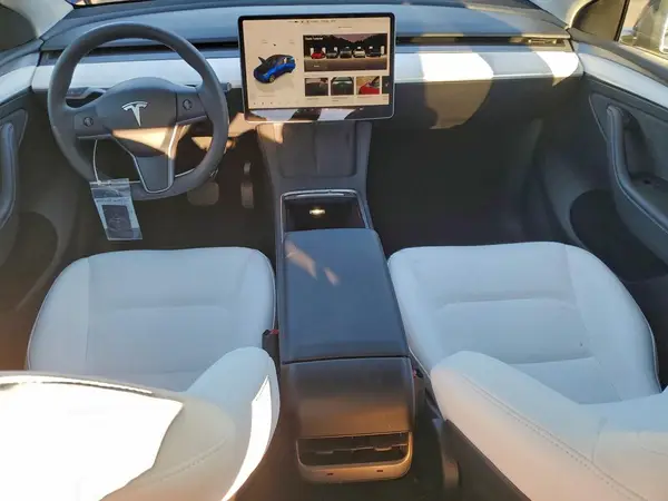 7SAYGDEE5PF917105 2023 TESLA MODEL Y - Image 8