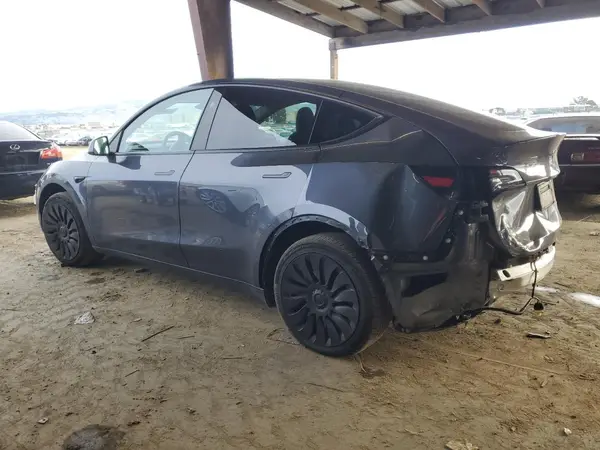 7SAYGDEE5PF935796 2023 TESLA MODEL Y - Image 2