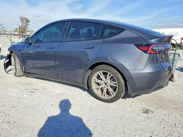 7SAYGDEE5RA217424 2024 TESLA MODEL Y - Image 2