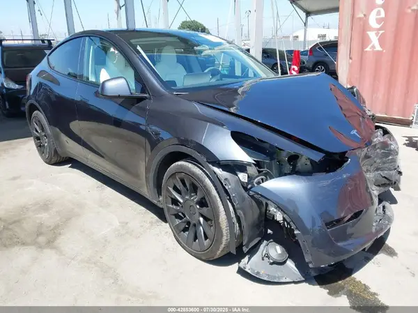 7SAYGDEE5RA219674 2024 TESLA MODEL Y - Image 1