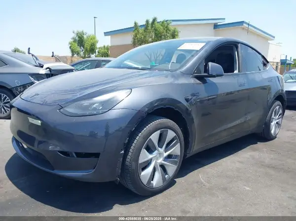 7SAYGDEE5RA222252 2024 TESLA MODEL Y - Image 2