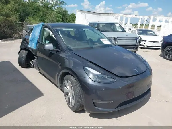 7SAYGDEE5RA222462 2024 TESLA MODEL Y - Image 1