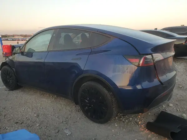7SAYGDEE5RA227032 2024 TESLA MODEL Y - Image 2