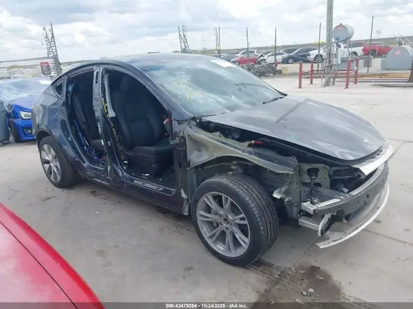 7SAYGDEE5RA227483 2024 TESLA MODEL Y - Image 1