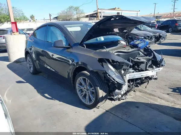 7SAYGDEE5RA229508 2024 TESLA MODEL Y - Image 1